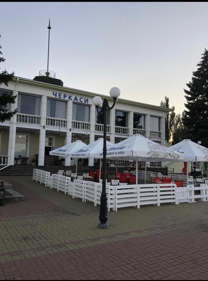 Apartments On Priportovaya,35 Cherkasy Exterior foto